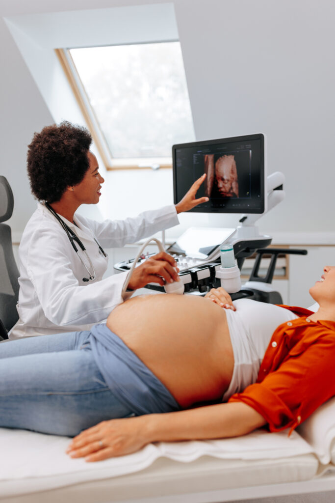 Sneak a Peek de su pequeño con un ultrasonido 3D en Sneak-a-Pic Ultrasound &amp; Spa en Sugar Land, TX cerca de Houston